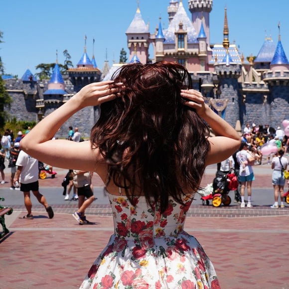 Meet your Posher: Skye ✨ - Picture 5 of 5